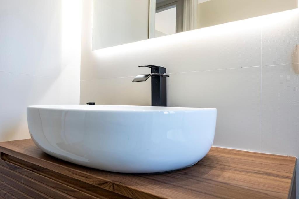 Stylish Apartment Rome Air Conditionig Wifi Tv 50 Metro 4 Minutes Away Eksteriør billede
